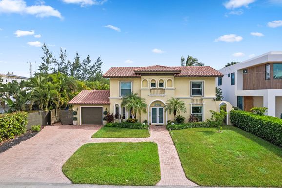 360 Wavecrest, Boca Raton, FL 33432