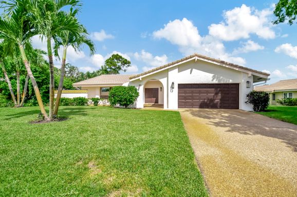 804 Foxpointe, Delray Beach, FL 33445