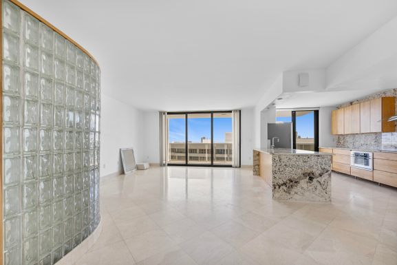 9 Island, Miami Beach, FL 33139