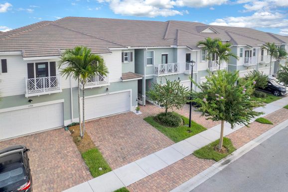 11904 Cypress Key, Royal Palm Beach, FL 33411