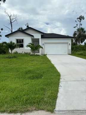 136 Lomas Rd, Rotonda West, FL 33947