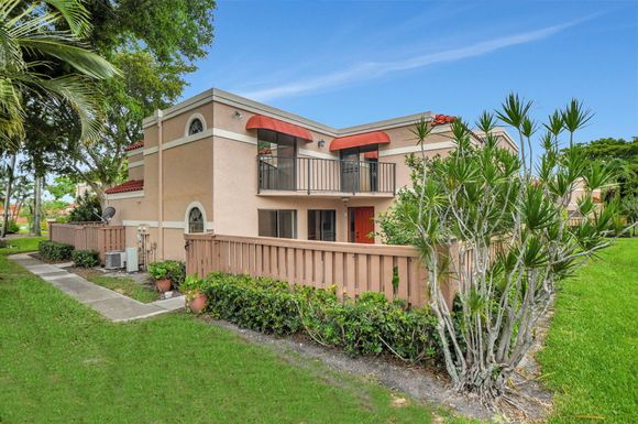 8201 Thames, Boca Raton, FL 33433