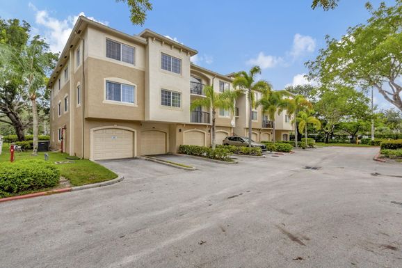 1400 Crestwood, Royal Palm Beach, FL 33411