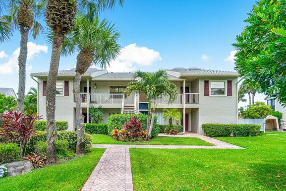 23 Eastgate, Boynton Beach, FL 33436