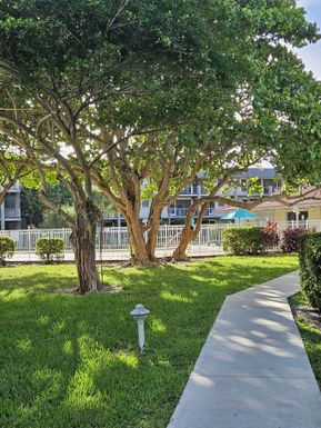 300 Layne, Hallandale Beach, FL 33009