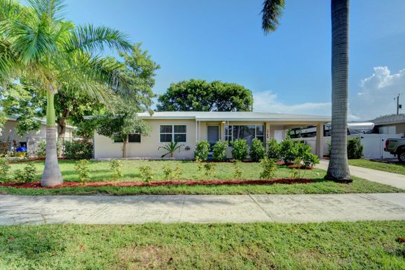 1749 15th, Lake Worth Beach, FL 33460