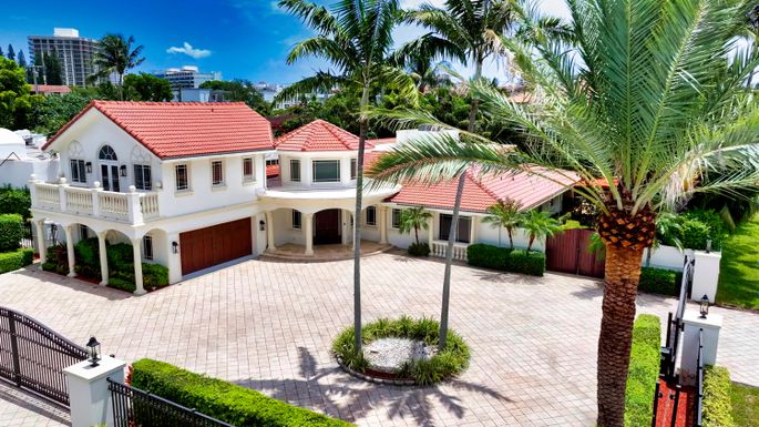 1098 Spanish River, Boca Raton, FL 33432