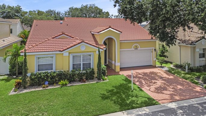 1095 Roble, Palm Beach Gardens, FL 33410