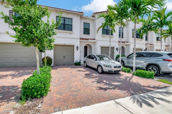 9513 Glider, Boca Raton, FL 33428