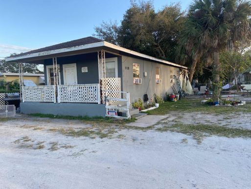 918 10th, Fort Pierce, FL 34950