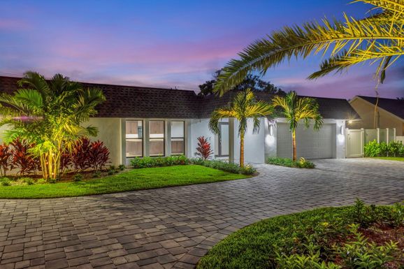 1467 4th, Boca Raton, FL 33432