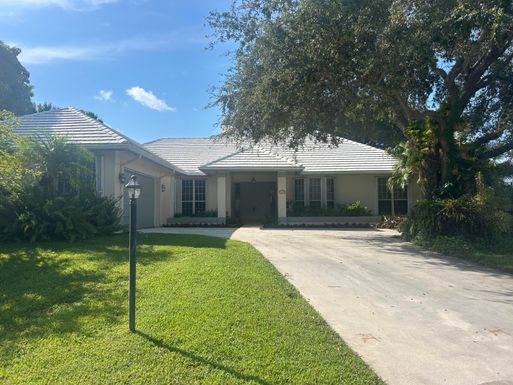 8309 Woodcrest, Hobe Sound, FL 33455