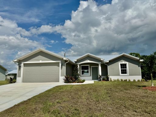 582 35th, Okeechobee, FL 34974