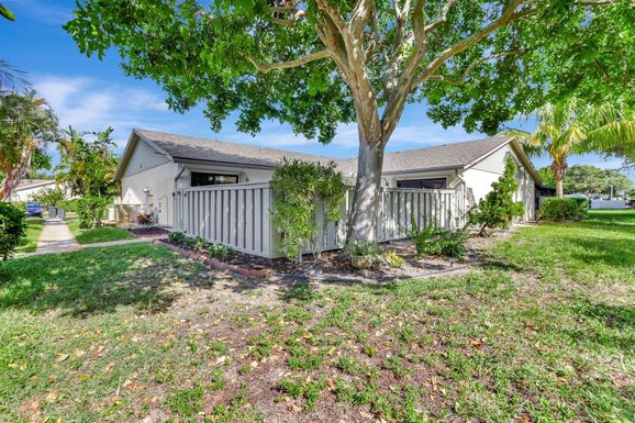 8036 Ambach Way, Hypoluxo, FL 33462