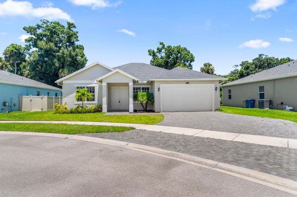 2168 Bridgehampton, Vero Beach, FL 32966