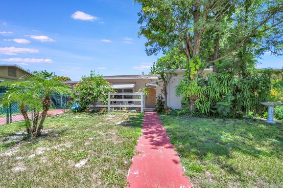 1426 Tropical, Lake Worth, FL 33460