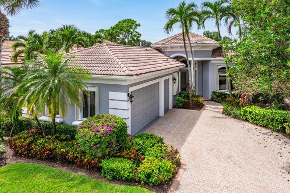 7976 Villa D Este, Delray Beach, FL 33446