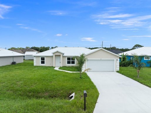 956 39th, Okeechobee, FL 34974