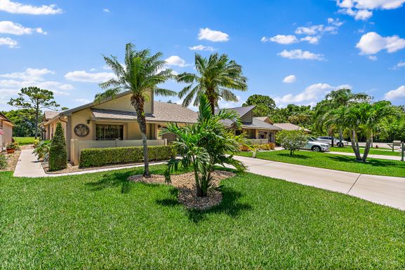 5882 Franklin, Hobe Sound, FL 33455