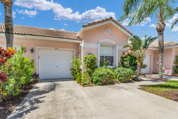 252 Coral Trace, Delray Beach, FL 33445