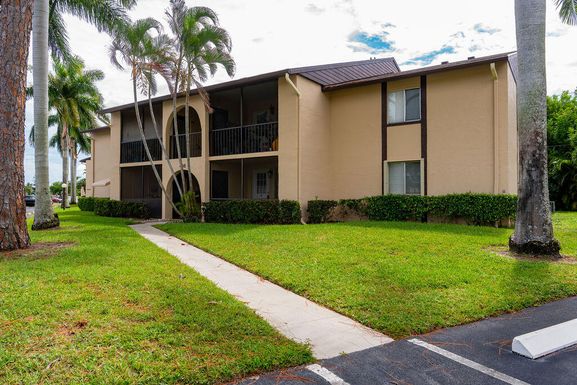 436 Pine Glen, Greenacres, FL 33463