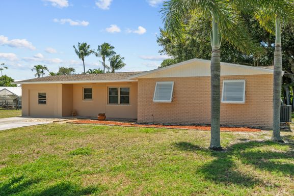 718 Alamanda, Stuart, FL 34996