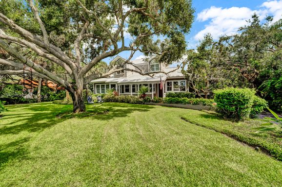 975 Riomar, Vero Beach, FL 32963