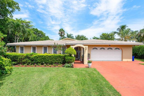 1245 Gondola, Boynton Beach, FL 33426