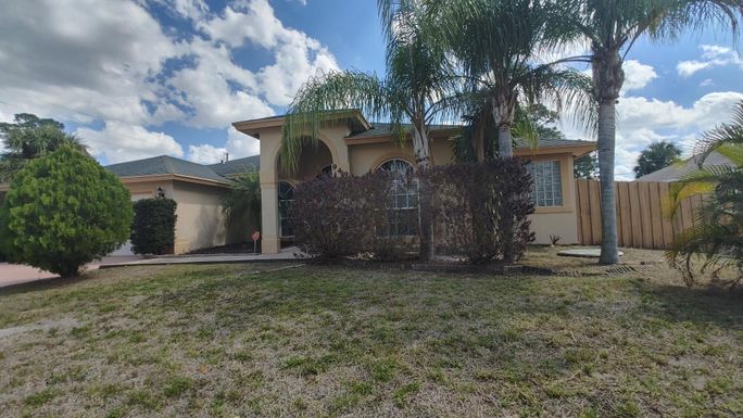 949 College Park, Port Saint Lucie, FL 34953