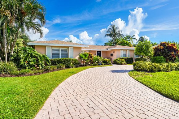 16 Sea Horse, Vero Beach, FL 32960