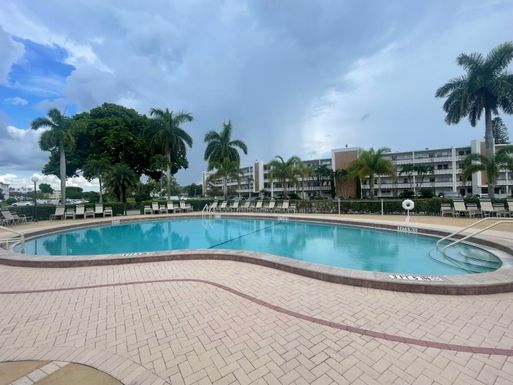 3007 Hythe A, Boca Raton, FL 33434