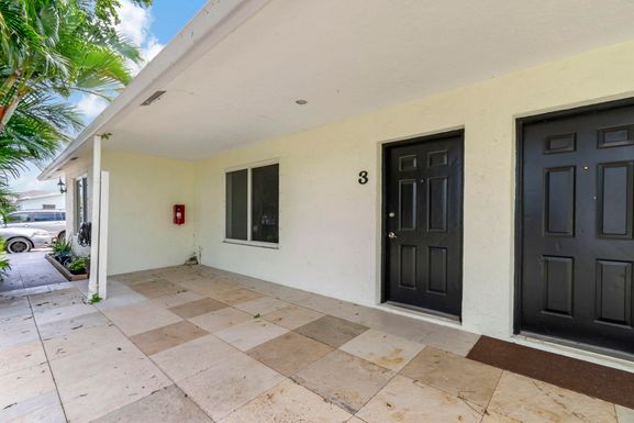 4338 Forest, West Palm Beach, FL 33406