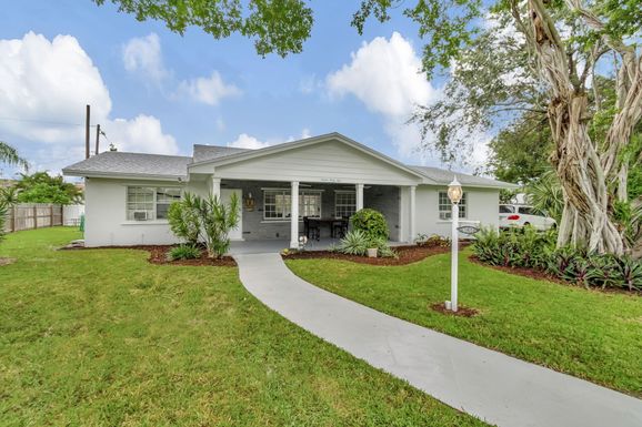 745 Heron, Delray Beach, FL 33444