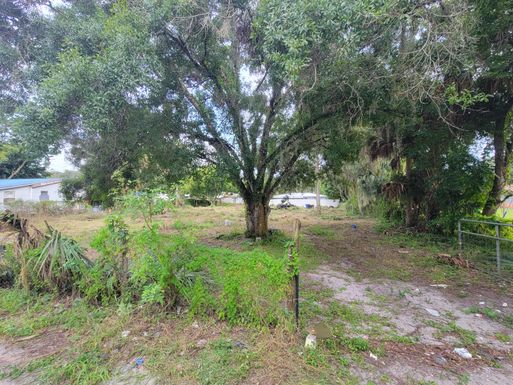 1636 10th, Okeechobee, FL 34974