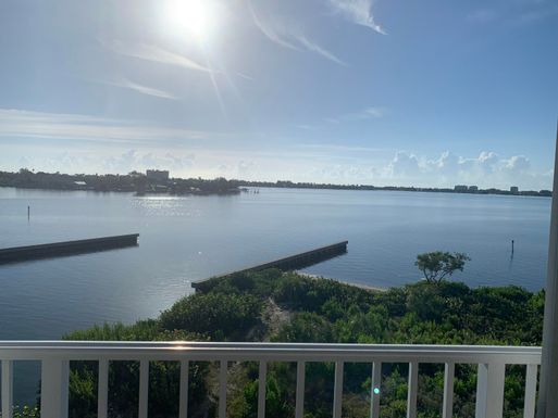 20 Harbour Isle, Fort Pierce, FL 34949