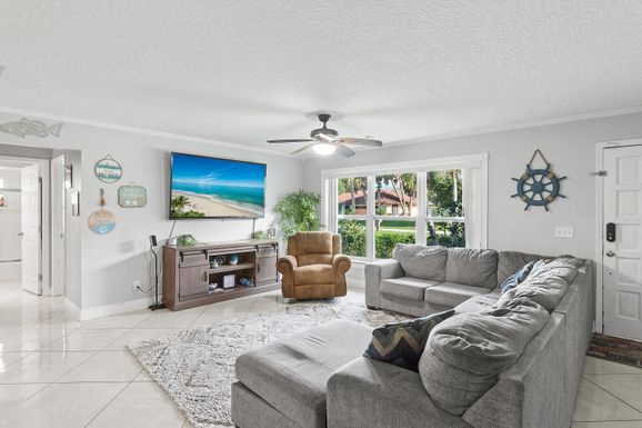 1445 5th, Vero Beach, FL 32962