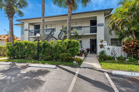 5826 Areca Palm Court, Delray Beach, FL 33484