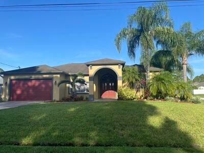 3702 Masilunas, Port Saint Lucie, FL 34953