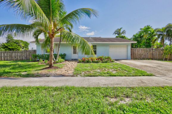 4669 Vespasian, Lake Worth, FL 33463