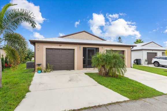 32 Nogales, Port Saint Lucie, FL 34952