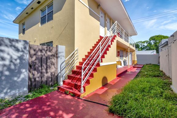 1006 10th, West Palm Beach, FL 33401