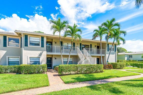 18 Stratford, Boynton Beach, FL 33436