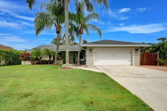 2409 Wrotham, Wellington, FL 33414