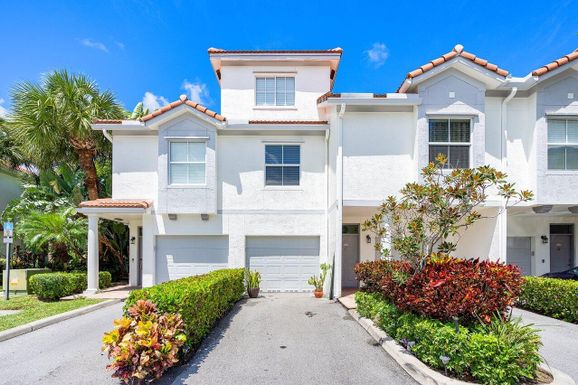 2054 Alta Meadows, Delray Beach, FL 33444