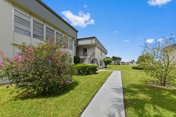 46 Piedmont A, Delray Beach, FL 33484