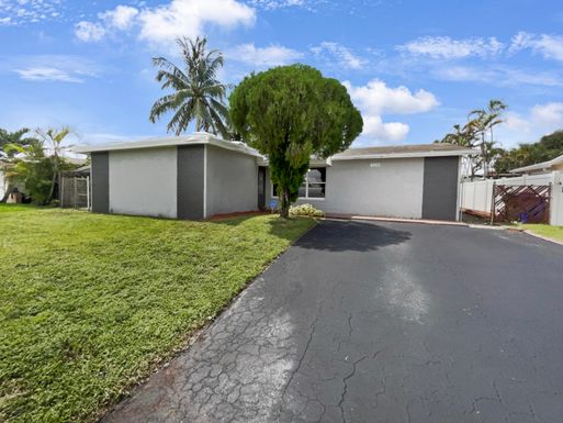 1120 90th, Pembroke Pines, FL 33024