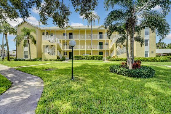 6315 La Costa, Boca Raton, FL 33433