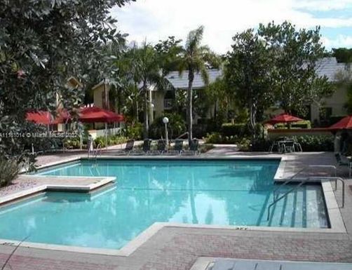 907 Coral Club, Coral Springs, FL 33071