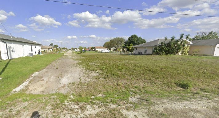 906 Fred, Lehigh Acres, FL 33971