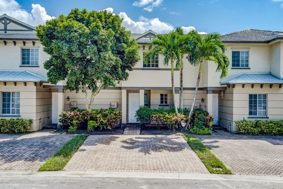 2025 Island, Riviera Beach, FL 33404